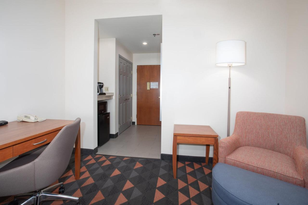 Holiday Inn & Suites Goodyear - West Phoenix Area By Ihg Exterior foto
