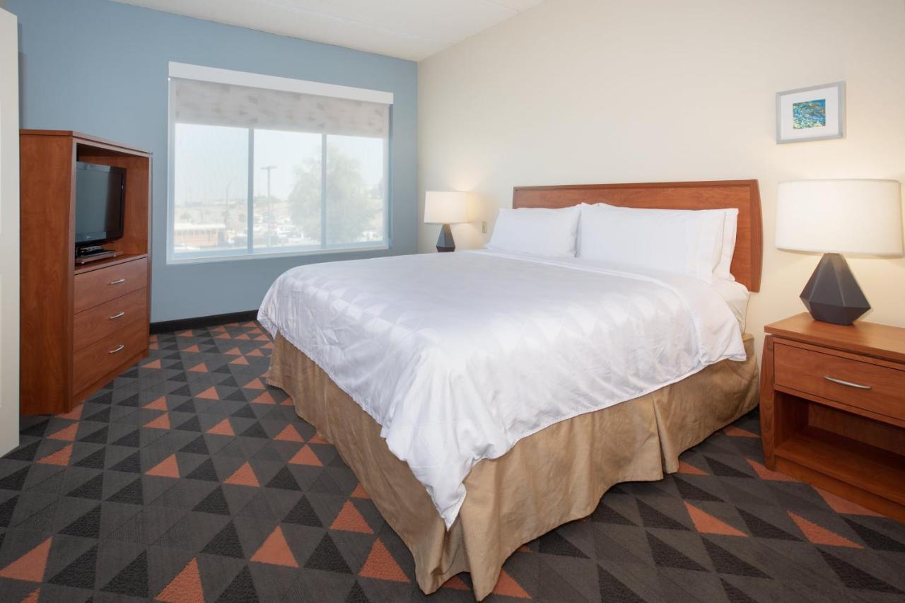 Holiday Inn & Suites Goodyear - West Phoenix Area By Ihg Exterior foto